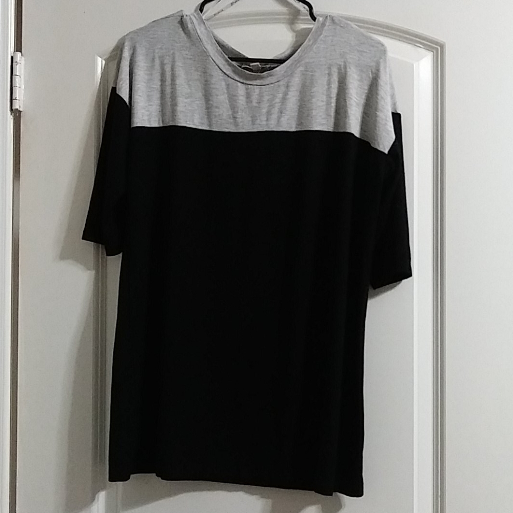 New Woman's gray/black top